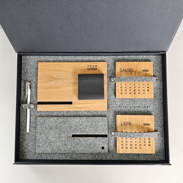 Verslo dovana „Medinis 2026 m. kalendorius – stovelis užrašams“ 9