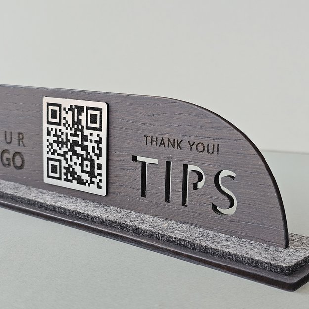 Medinis stalo stovelis su QR kodu. Nr. 11 10