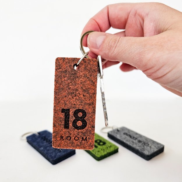 Raktų pakabukas viešbučiams iš veltinio. Nr. 3