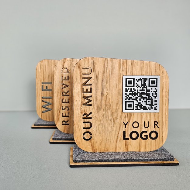 Medinis stalo stovelis su QR kodu. Nr. 10 12