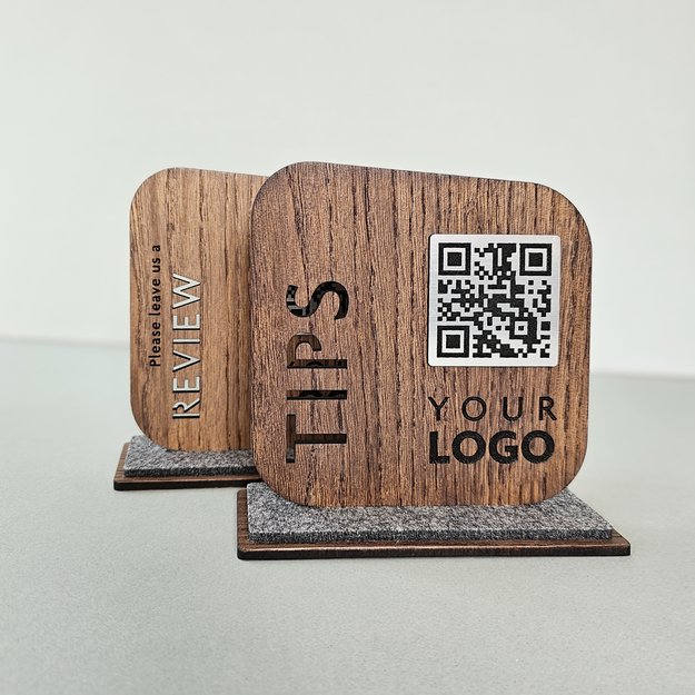 Medinis stalo stovelis su QR kodu. Nr. 10 11