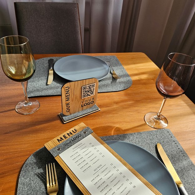 Medinis stalo stovelis su QR kodu. Nr. 10 14