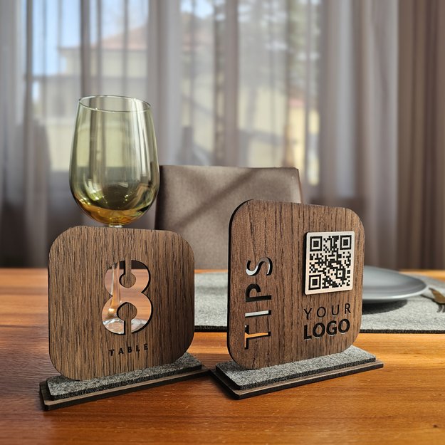 Medinis stalo stovelis su QR kodu. Nr. 10 4