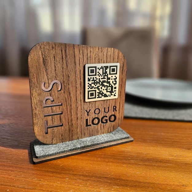 Medinis stalo stovelis su QR kodu. Nr. 10 13