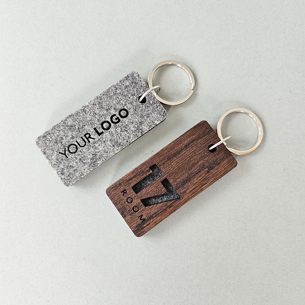 Raktų pakabukas viešbučiams iš medžio ir veltinio. Nr. 1 7