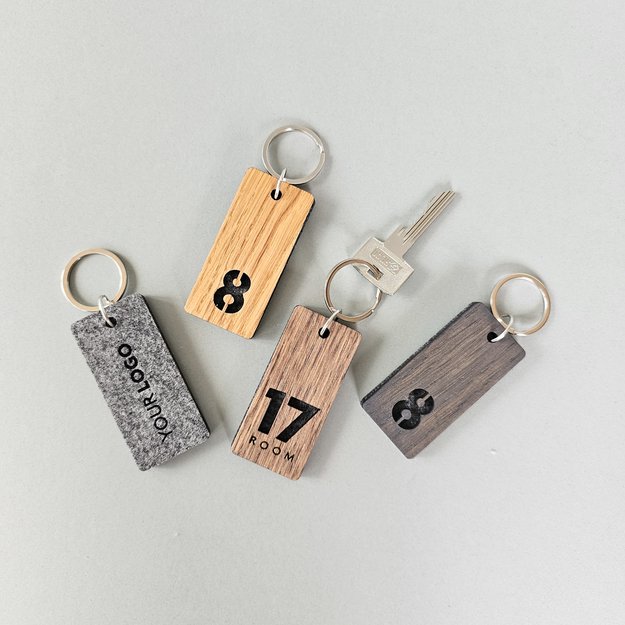 Raktų pakabukas viešbučiams iš medžio ir veltinio. Nr. 1 8