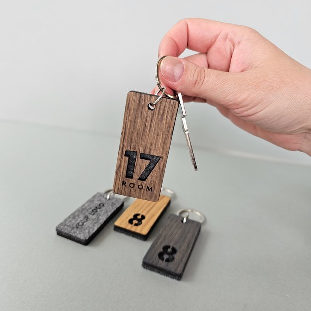 Raktų pakabukas viešbučiams iš medžio ir veltinio. Nr. 1 3