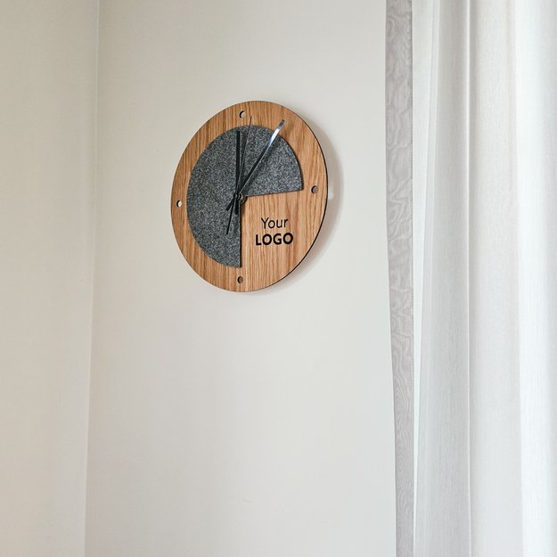 Verslo dovana „Laikrodis su logotipu iš medžio bei veltinio. Nr. 2“ 11