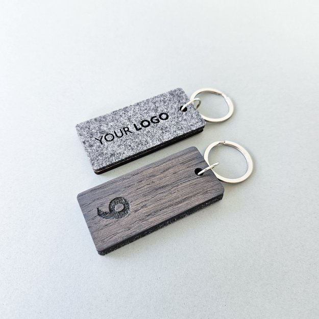 Raktų pakabukas viešbučiams iš medžio ir veltinio. Nr. 4 8