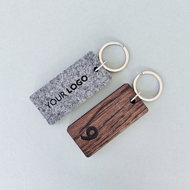 Raktų pakabukas viešbučiams iš medžio ir veltinio. Nr. 4 6