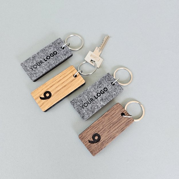 Raktų pakabukas viešbučiams iš medžio ir veltinio. Nr. 4 3