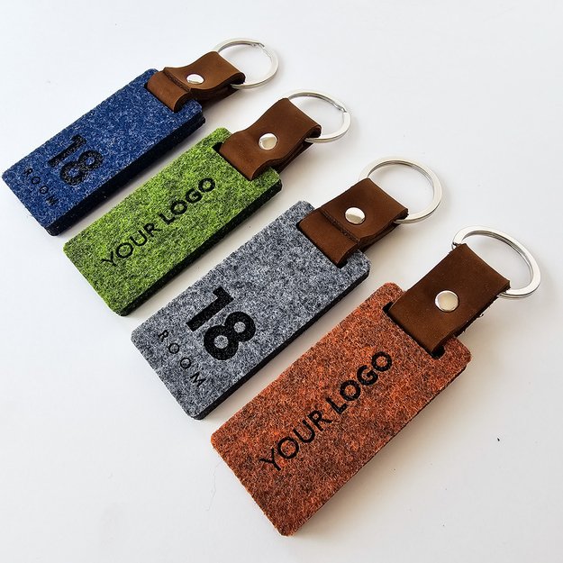 Raktų pakabukas viešbučiams iš veltinio. Nr. 1