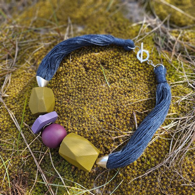 Miške - lininis stambių karolių vėrinys