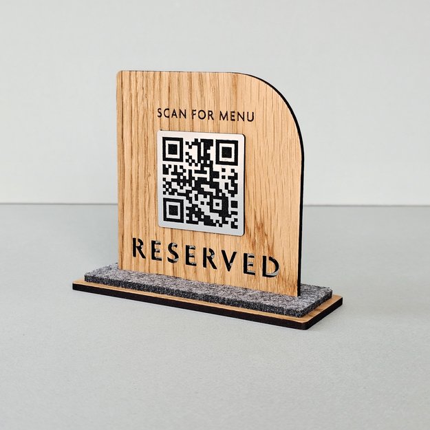 Medinis stalo stovelis su QR kodu. Nr. 12 2