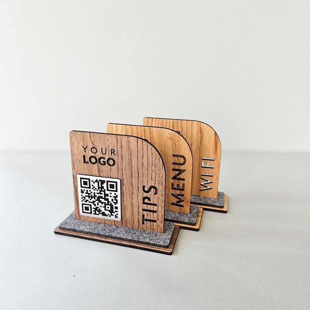 Medinis stalo stovelis su QR kodu. Nr. 12 11