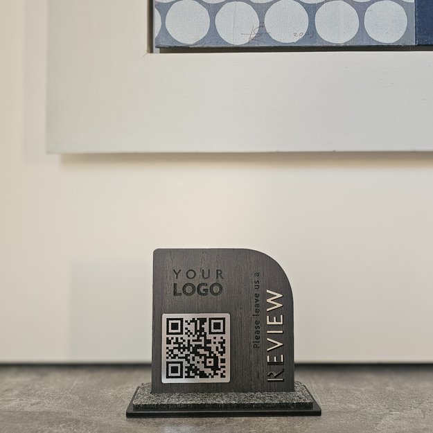 Medinis stalo stovelis su QR kodu. Nr. 12 13