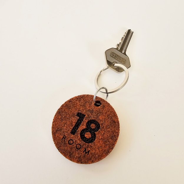 Raktų pakabukas viešbučiams iš veltinio. Nr. 2 6