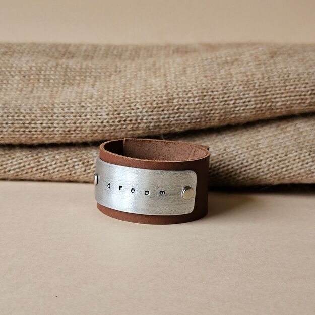 Brown leather bracelet "dream". M-L size, for 17-19.5 cm wrist.