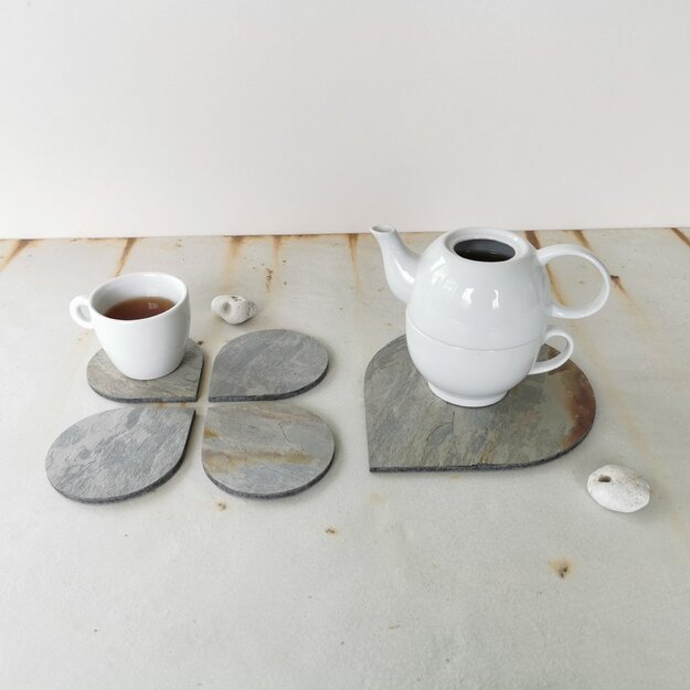Padėkliukai iš akmens „Šviesūs lašai“ arbatos/kavos puodeliams. 4 vnt.