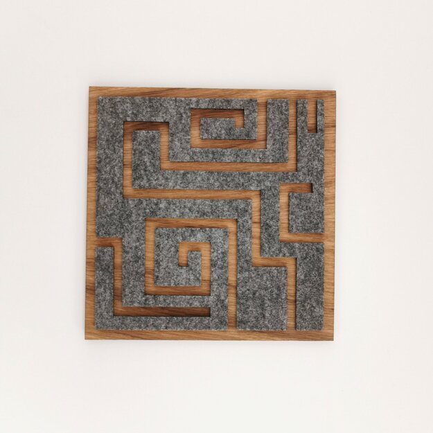"Labirintas" padėkliukas arbatiniui iš medžio ir filco (19x19 cm)
