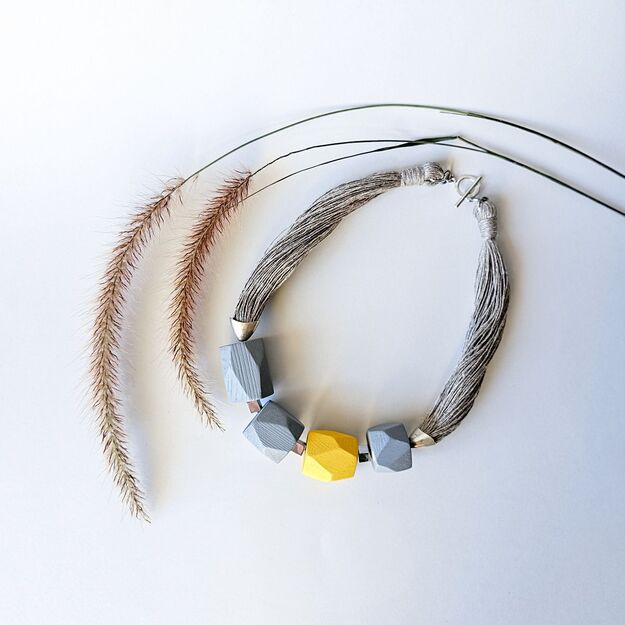 Sun in the Clouds - Linen Chunky Beads Necklace